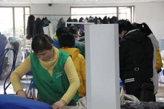 夫妻齐心把店开，加盟干洗店