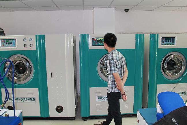 干洗店一个洗衣机器多少钱?